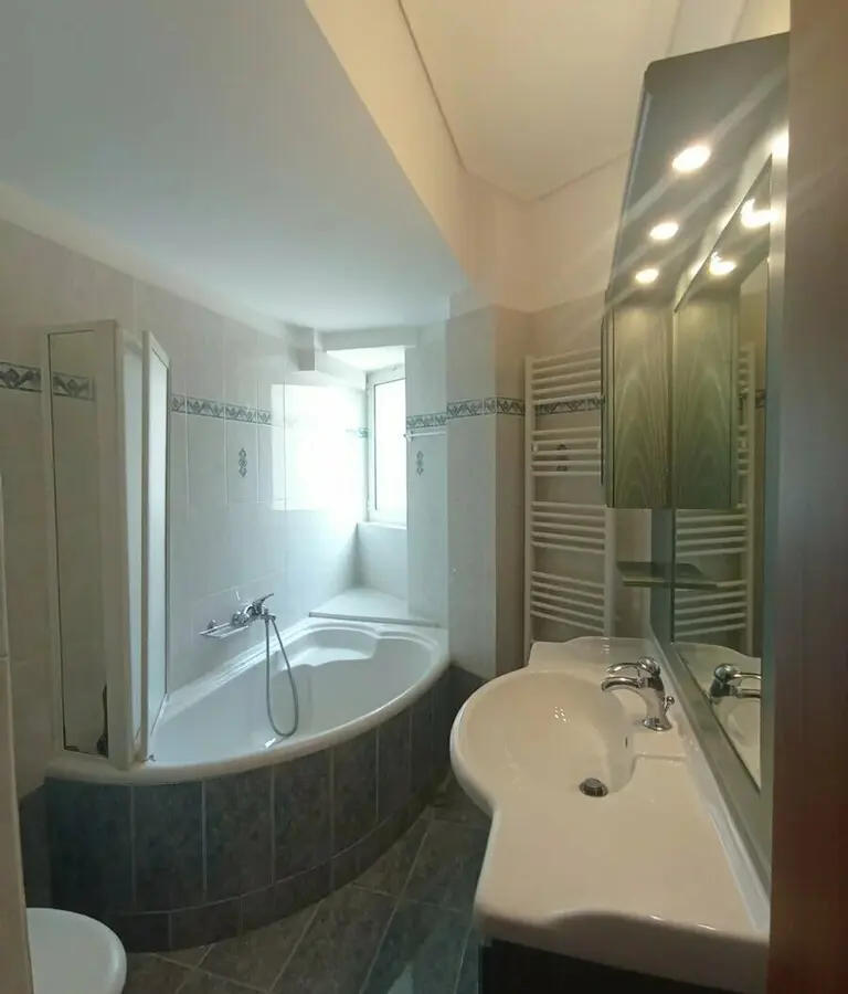 Flat Of 90 M² In Athens