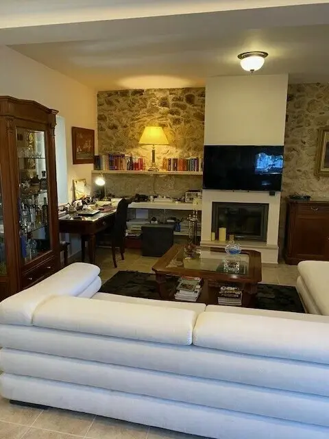 Maisonette Of 180 M² In Peloponnese