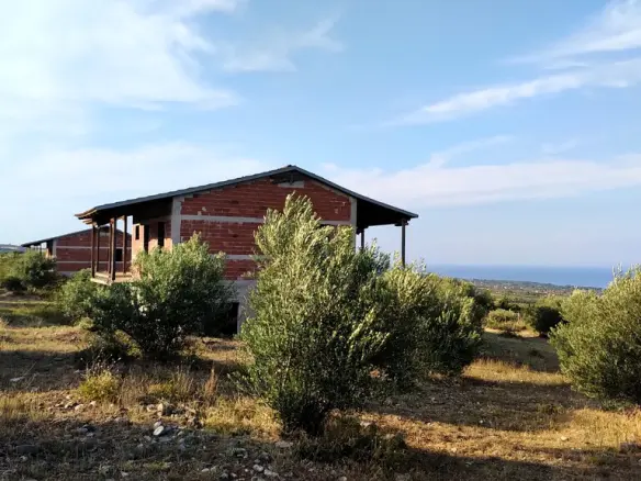 Complex Of 600 M² On The Olympic Coast