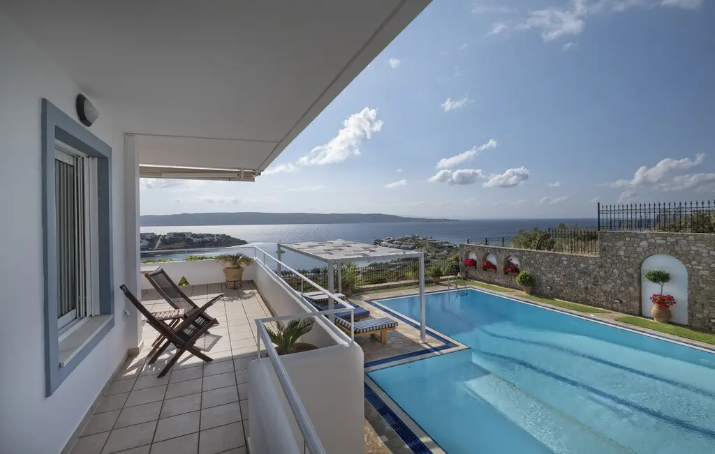 Villa Of 240 M² In Attica