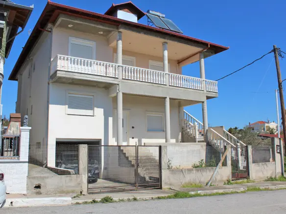 Detached House Of 293 M² On The Olympic Coast