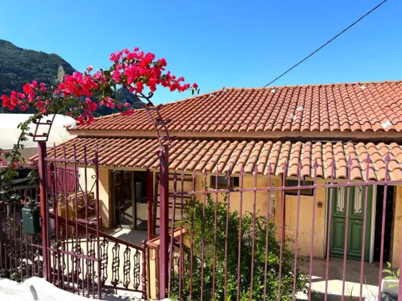 Complex Of 235 M² In Corfu