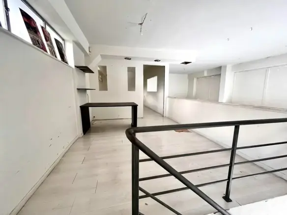 Commercial Property Of 160 M² In Attica