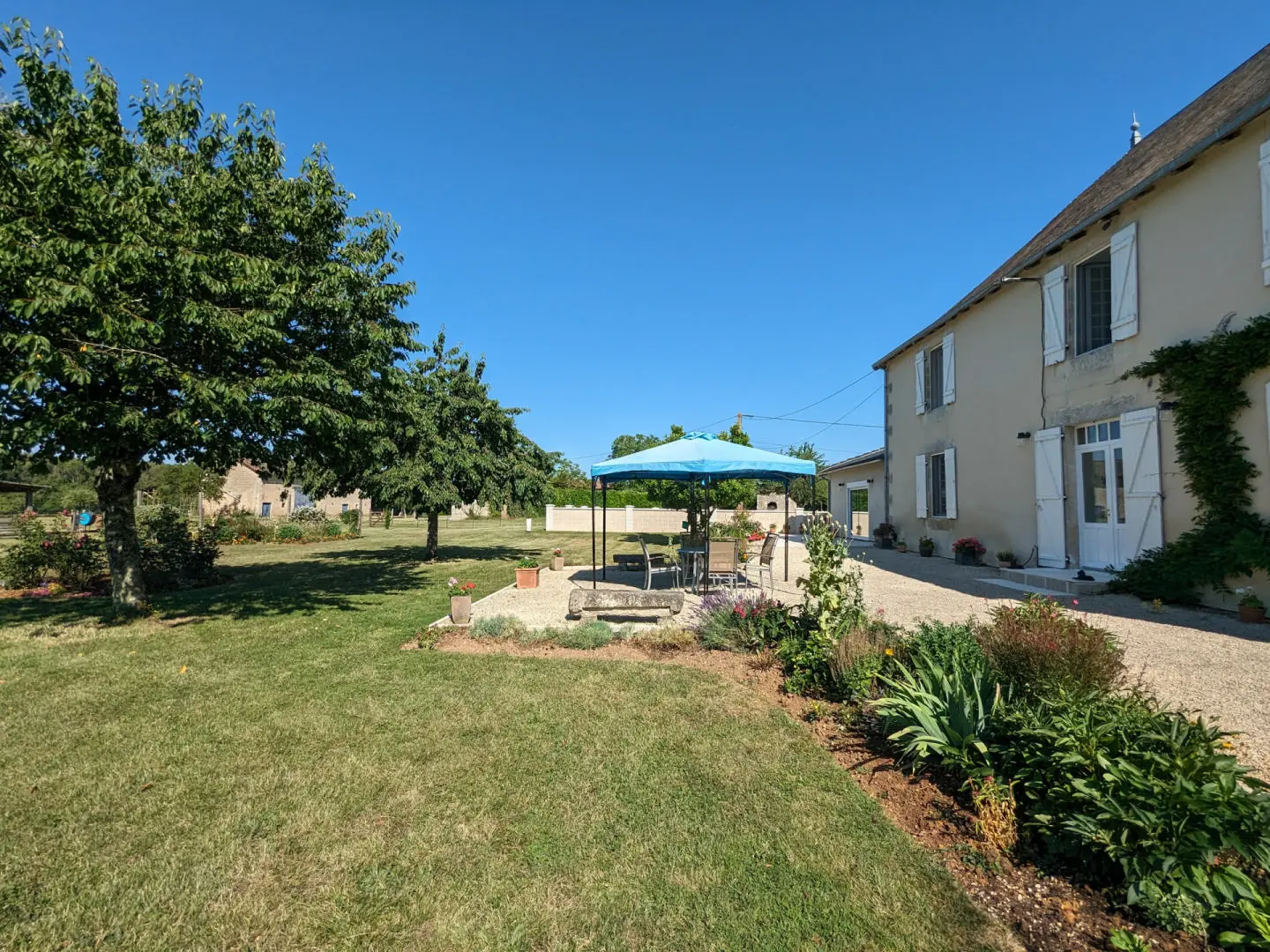 Maison De Maître Of 21 Acres With Guest Cottage And Pool In Vienne