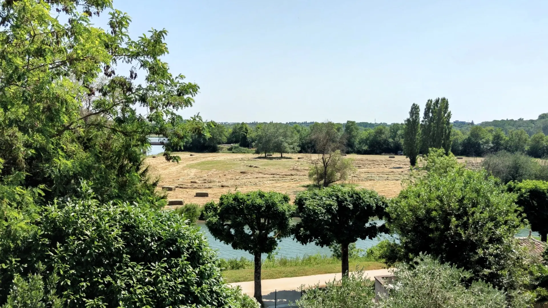Maison De Maitre Of 7 Bedrooms With Garden, Garage, And River View In Saintes