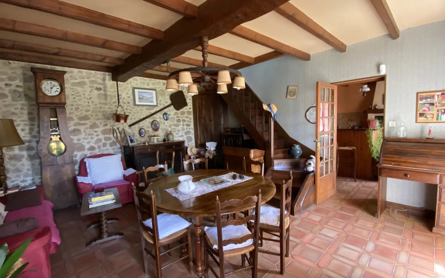 Cottage Of 96 M² With Development Potential In Brossac Area