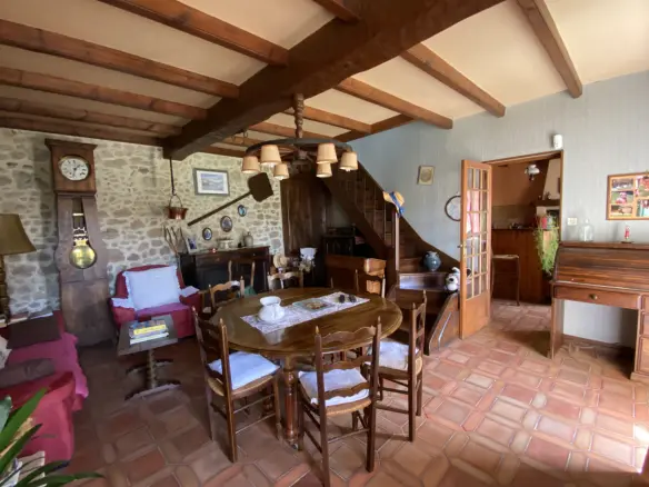 Cottage Of 96 M² With Development Potential In Brossac Area