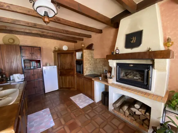 Cottage Of 96 M² With Development Potential In Brossac Area