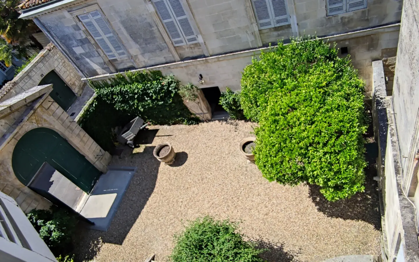 Maison De Maitre Of 7 Bedrooms With Garden, Garage, And River View In Saintes