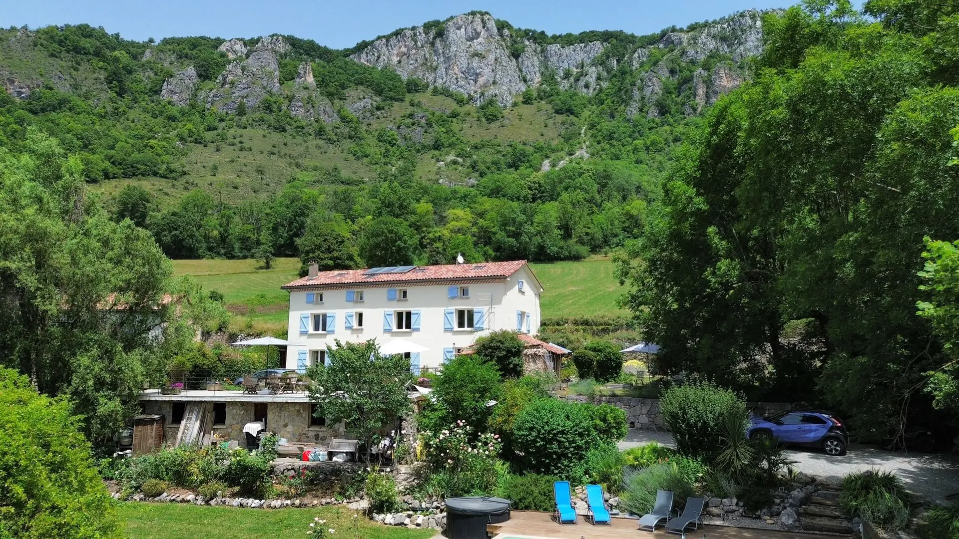 House Of 5 Bedrooms With Guest Cottage, Pool, And Pyrenees Views