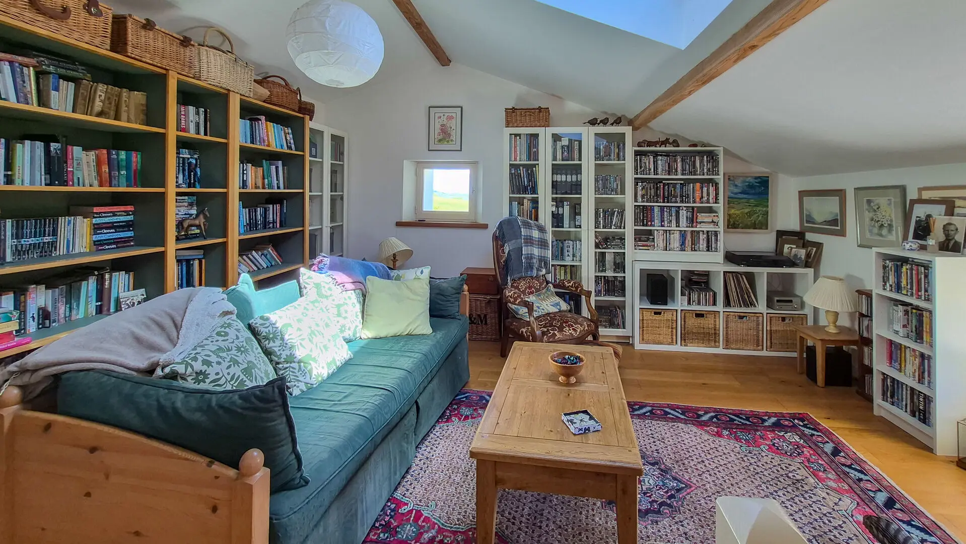 House Of 5 Bedrooms With Guest Cottage, Pool, And Pyrenees Views