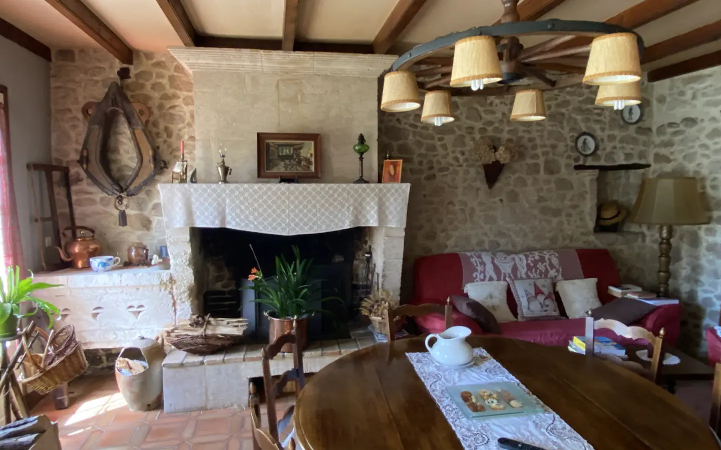 Cottage Of 96 M² With Development Potential In Brossac Area