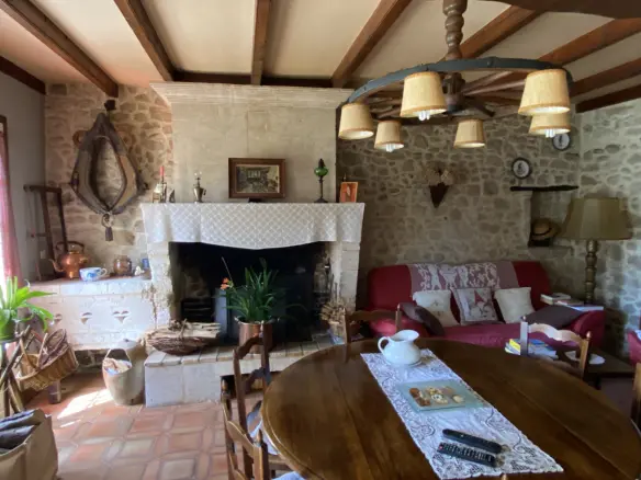Cottage Of 96 M² With Development Potential In Brossac Area