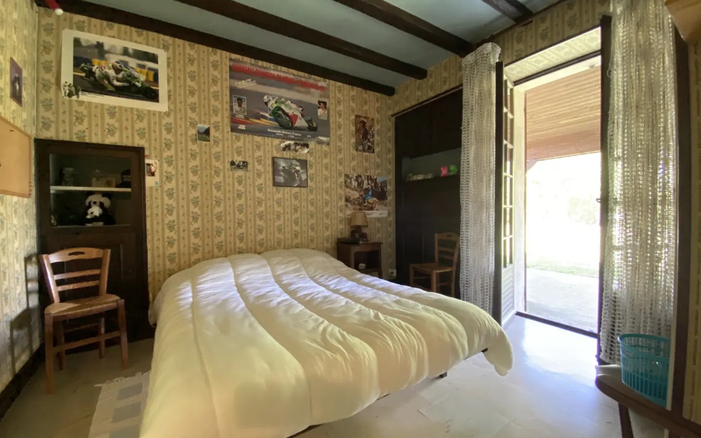 Cottage Of 96 M² With Development Potential In Brossac Area