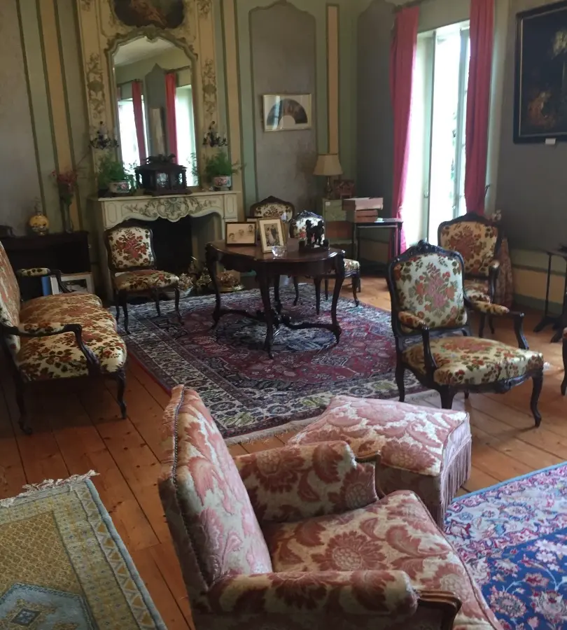 Maison De Maitre Of 7 Bedrooms With Garden, Garage, And River View In Saintes