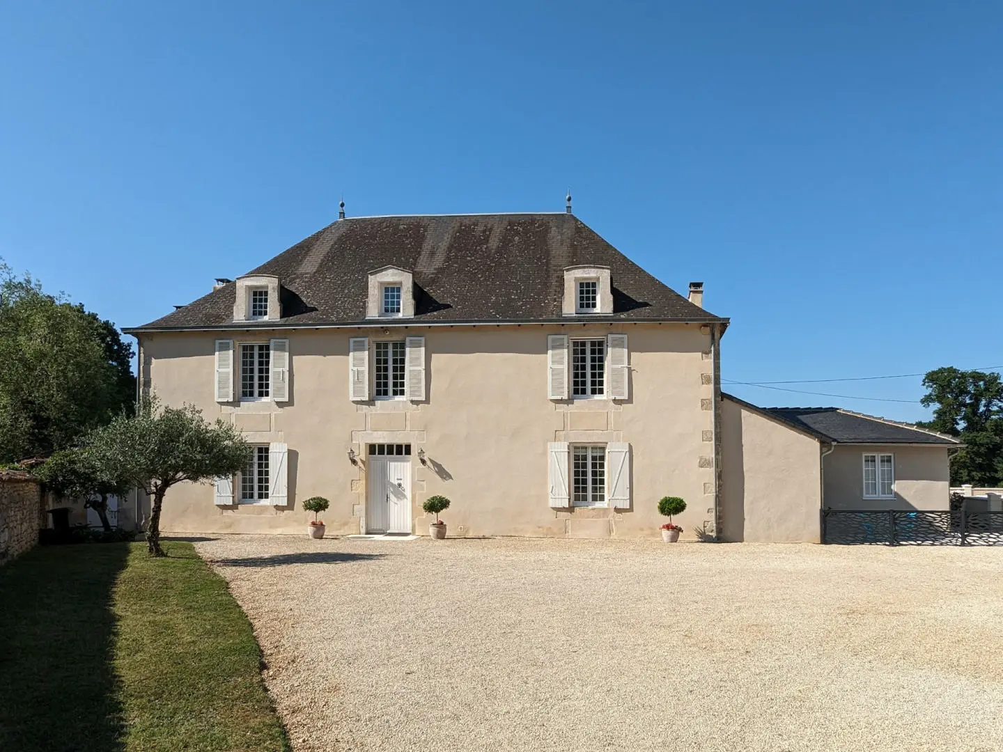 Maison De Maître Of 21 Acres With Guest Cottage And Pool In Vienne