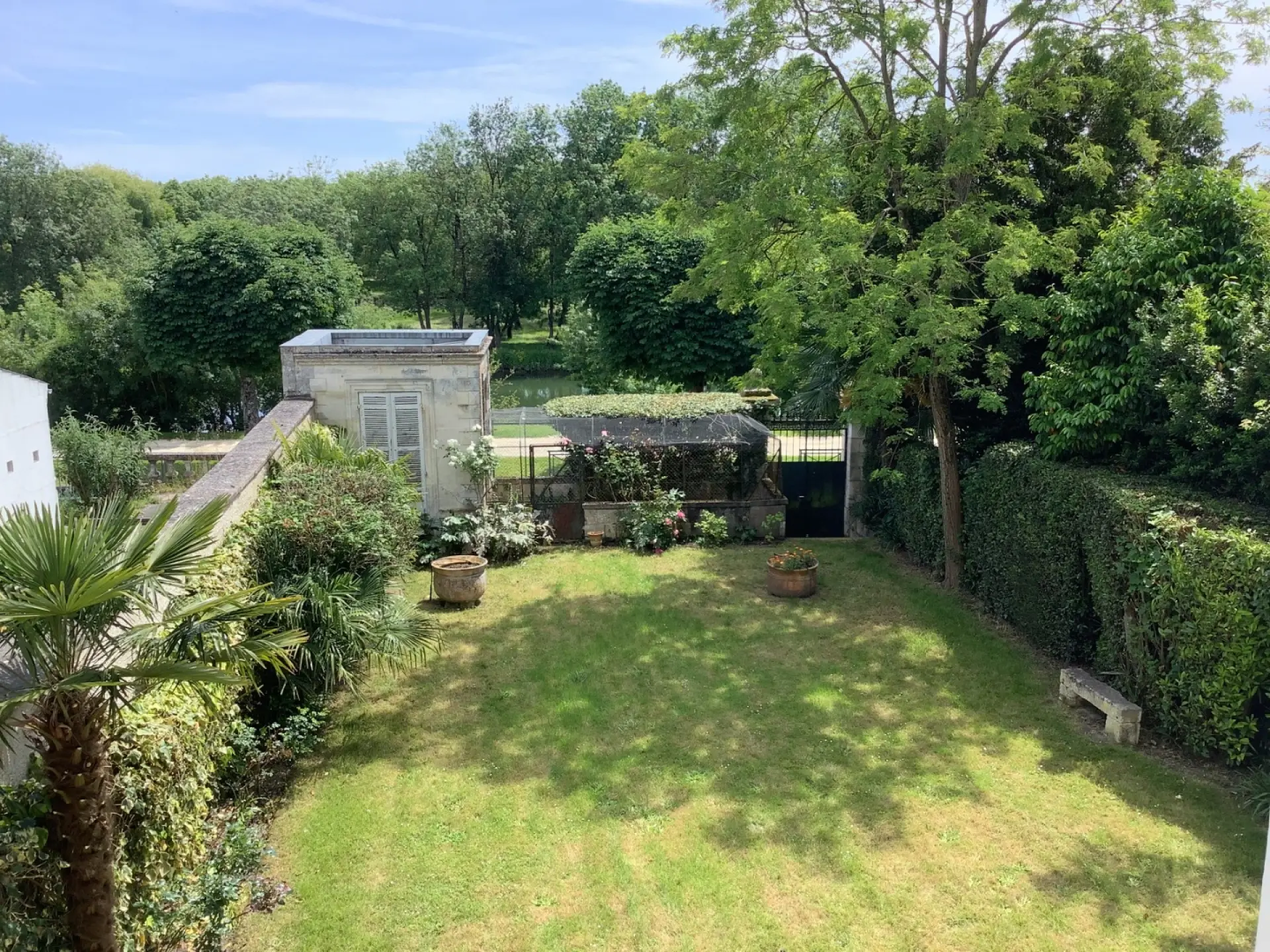 Maison De Maitre Of 7 Bedrooms With Garden, Garage, And River View In Saintes