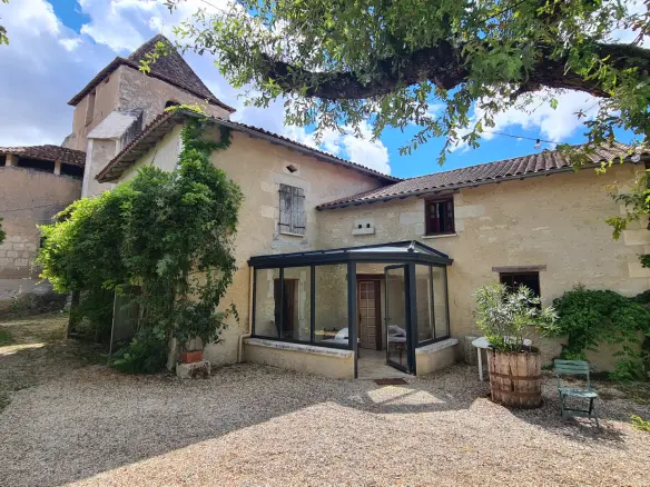 Village House Of 4 Bedrooms With Enclosed Garden And Swimming Pool In Aubeterre