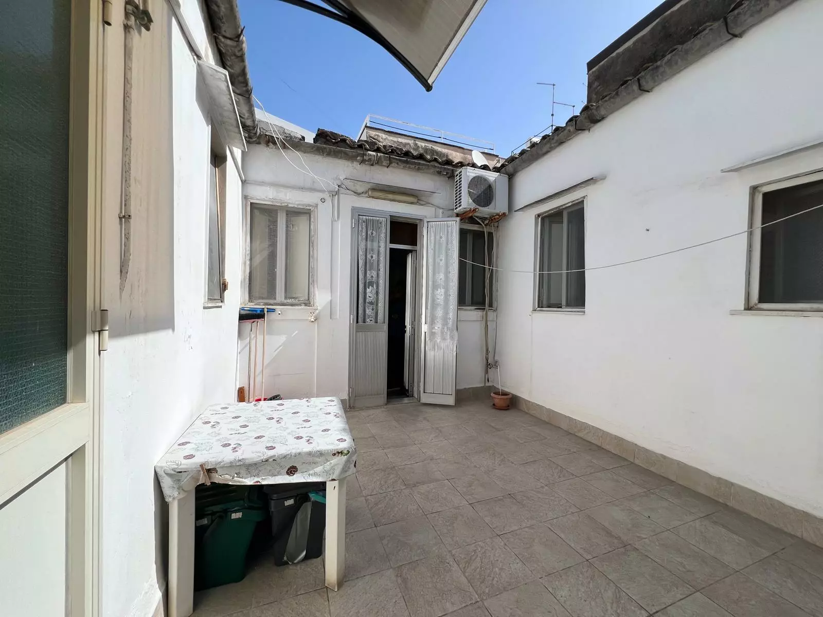 1 Apartment Of 63 M² In Bixio
