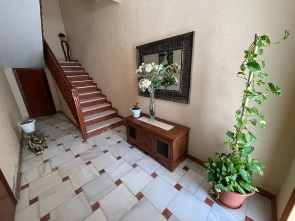 5-bedroom Townhouse In San Miguel De Salinas, Spain (290 M²)