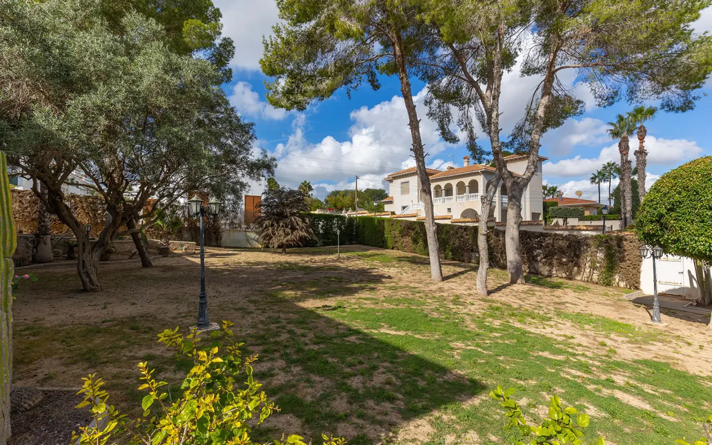 5-bedroom Villa In Orihuela Costa, Spain (366 M²)
