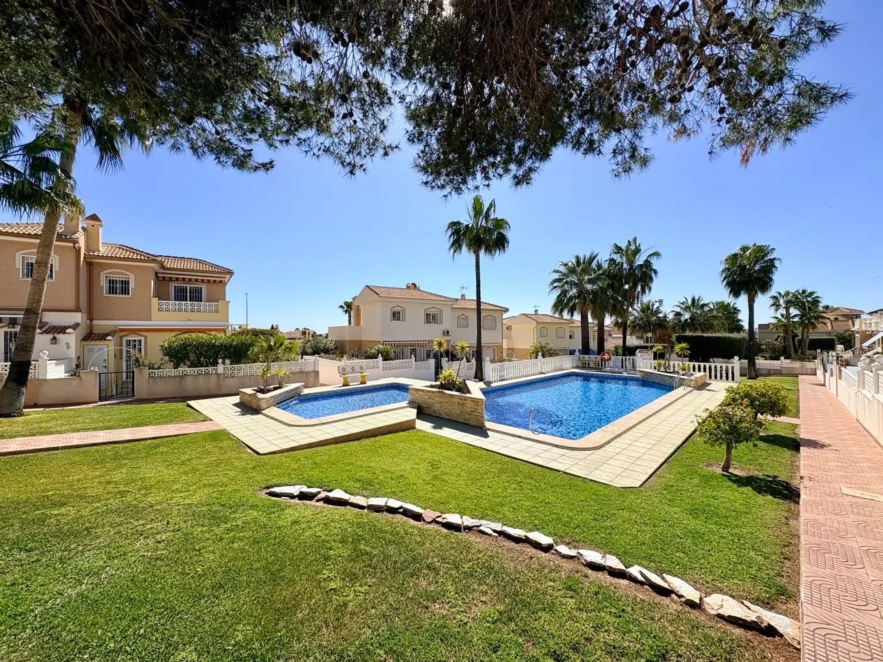 House Of 80 M² In Formentera Del Segura, Spain