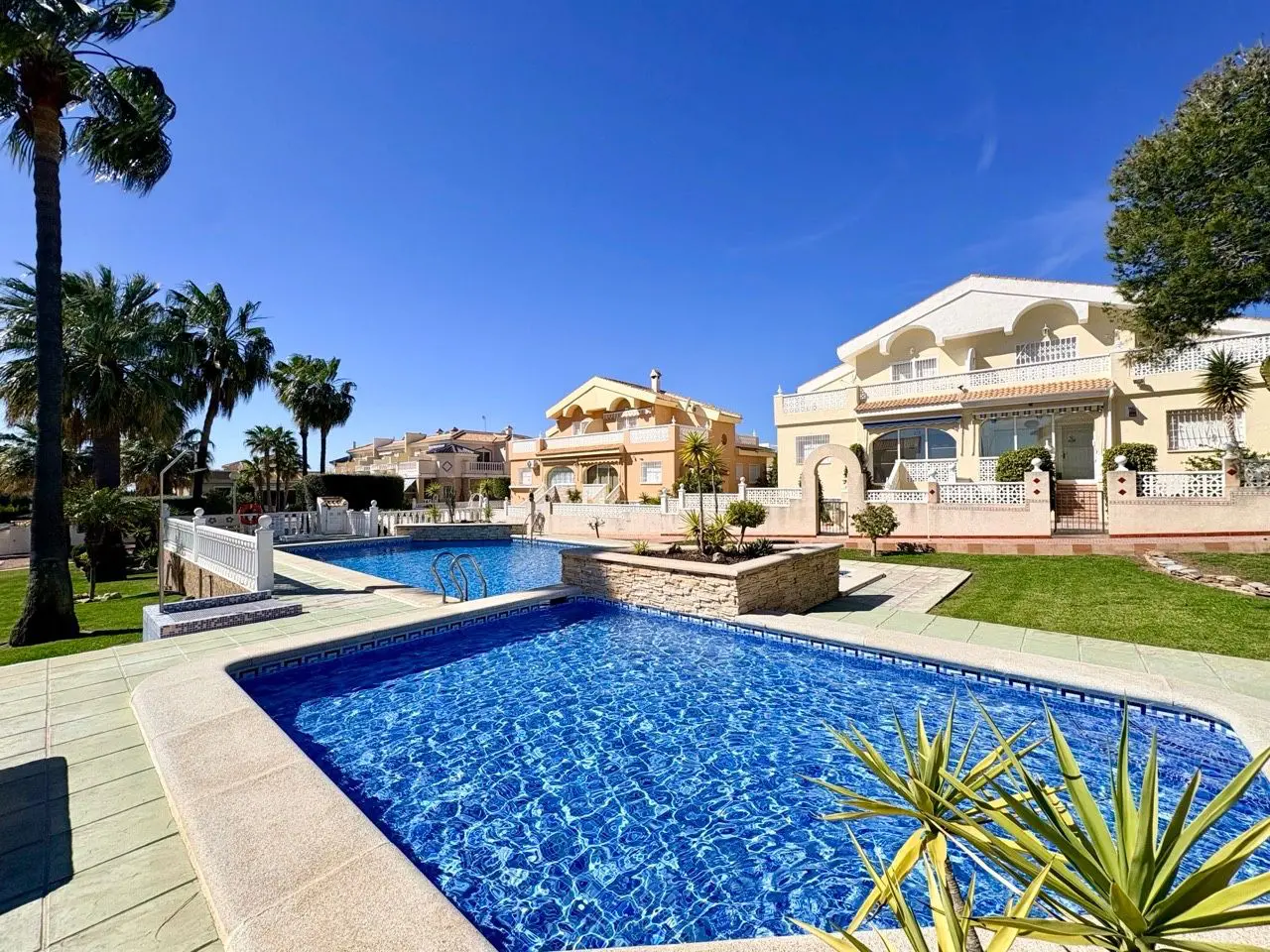 House Of 80 M² In Formentera Del Segura, Spain
