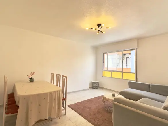 Apartment Of 95 M² In Torrevieja, Spain