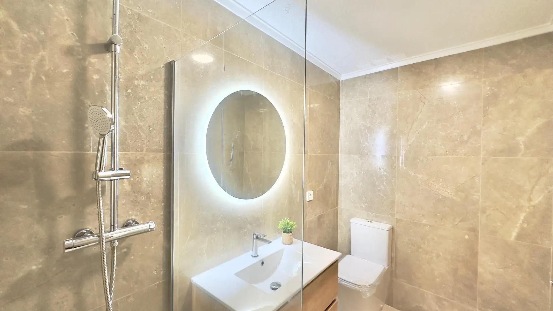 Apartment Of 95 M² In Torrevieja, Spain