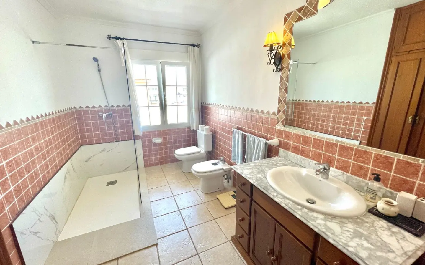 4-bedroom Villa In Benijofar, Spain (300 M²)