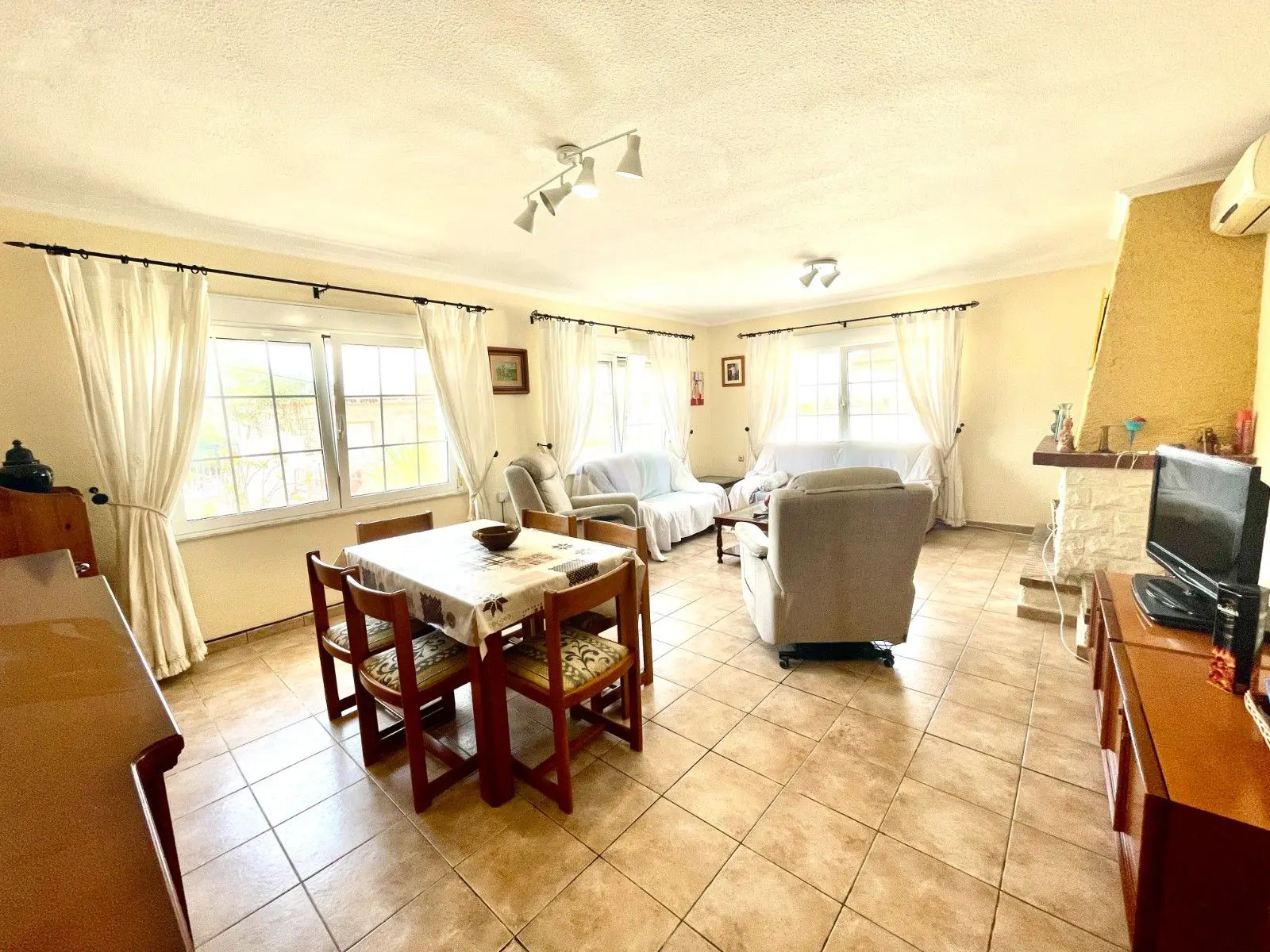 Villa 300 M² In Benijofar, Spain – Mediter Real Estate