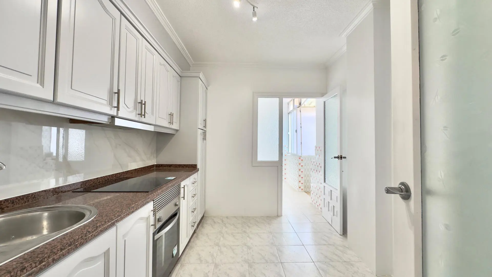 Apartment Of 95 M² In Torrevieja, Spain