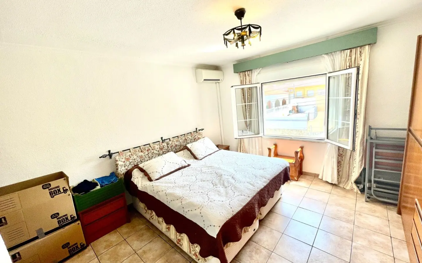 4-bedroom Villa In Benijofar, Spain (300 M²)