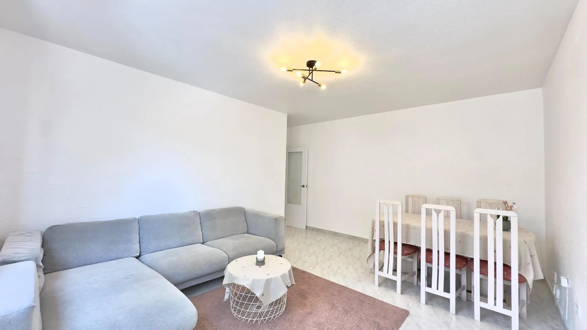 Apartment Of 95 M² In Torrevieja, Spain