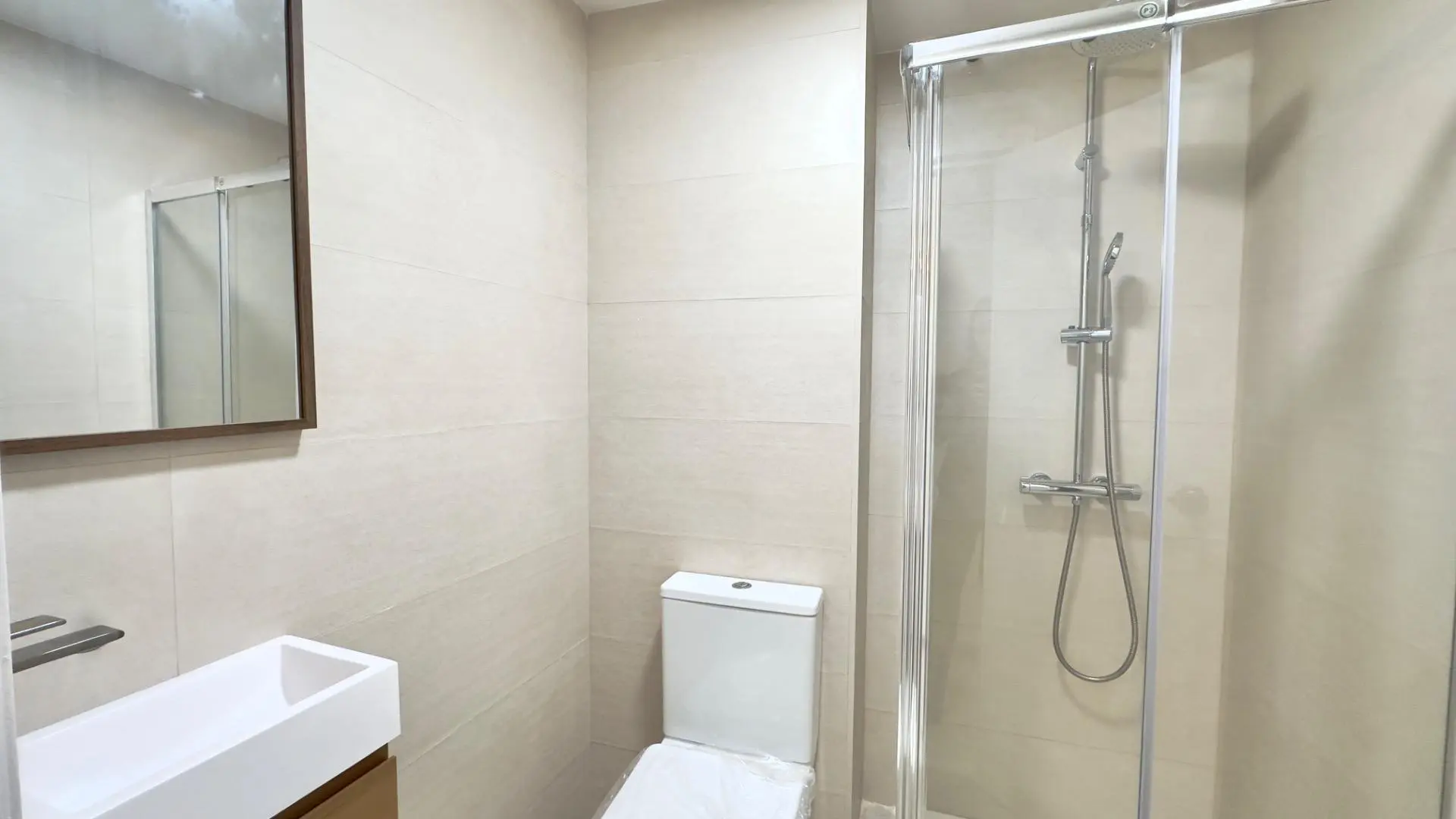 Apartment Of 95 M² In Torrevieja, Spain