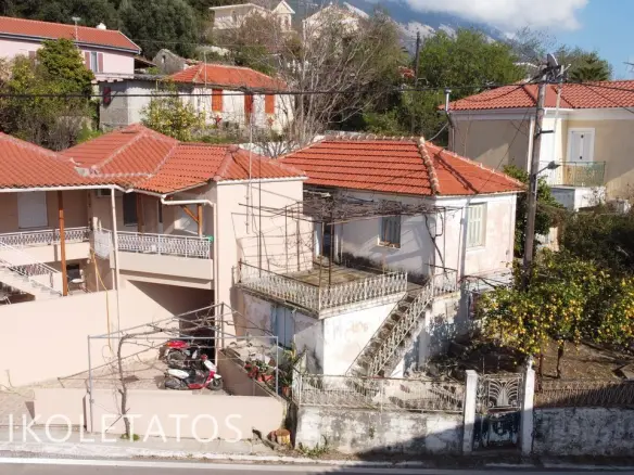 House Of 100 M² With Garden In Vlachata, Greece