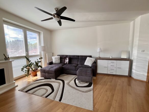 Apartment Of 2 Bed With Ski Resort And Historic City Access In Central Slovakia
