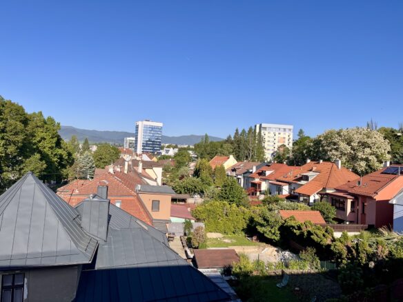Apartment Of 2 Bed With Ski Resort And Historic City Access In Central Slovakia