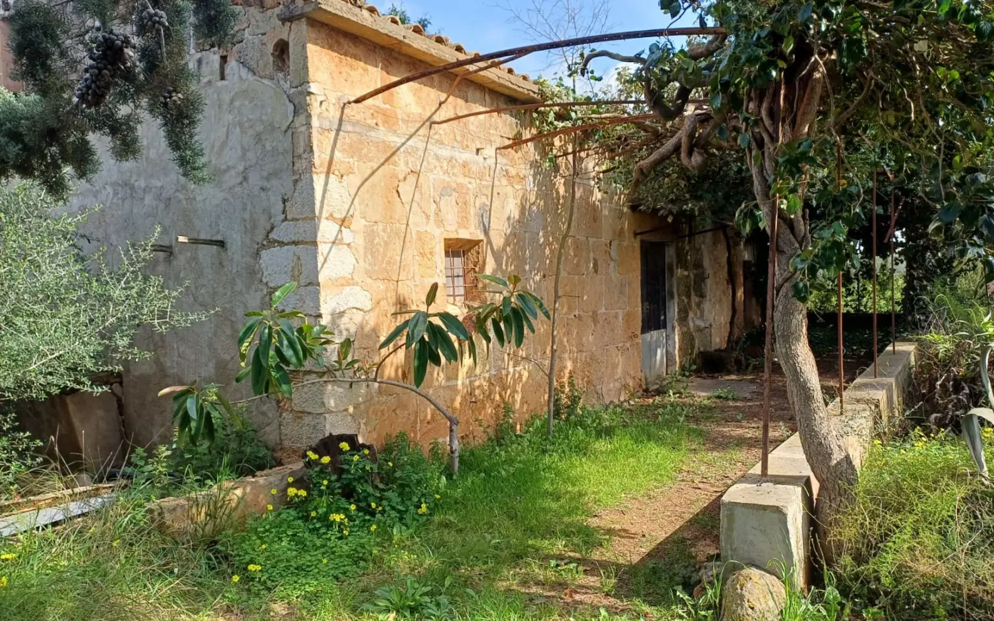 Land In Santa Maria Del Cami, Spain (72 M²)