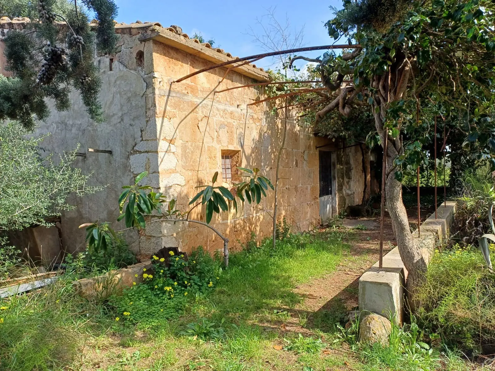 Land In Santa Maria Del Cami, Spain (72 M²)