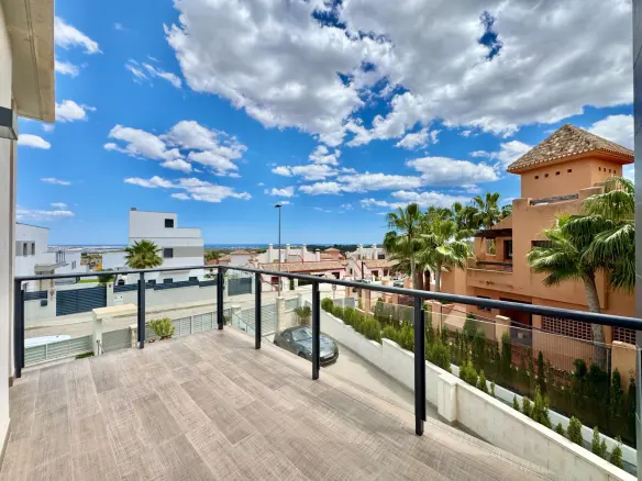 4-bedroom Villa In San Miguel De Salinas, Spain (252 M²)