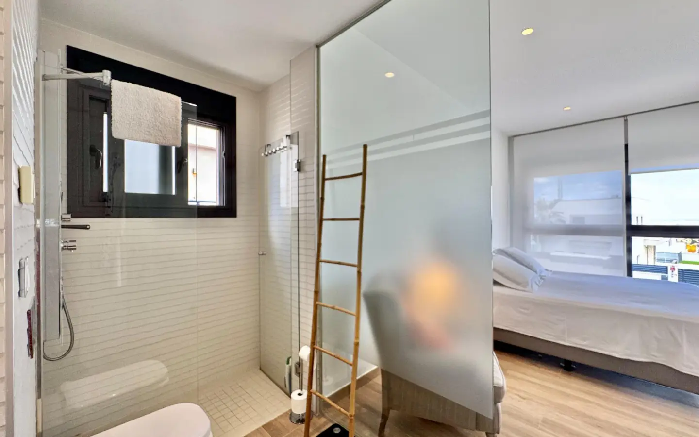 4-bedroom Villa In San Miguel De Salinas, Spain (252 M²)