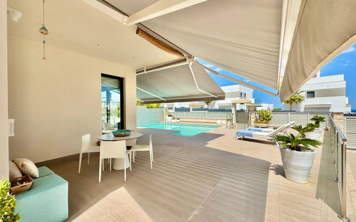 4-bedroom Villa In San Miguel De Salinas, Spain (252 M²)