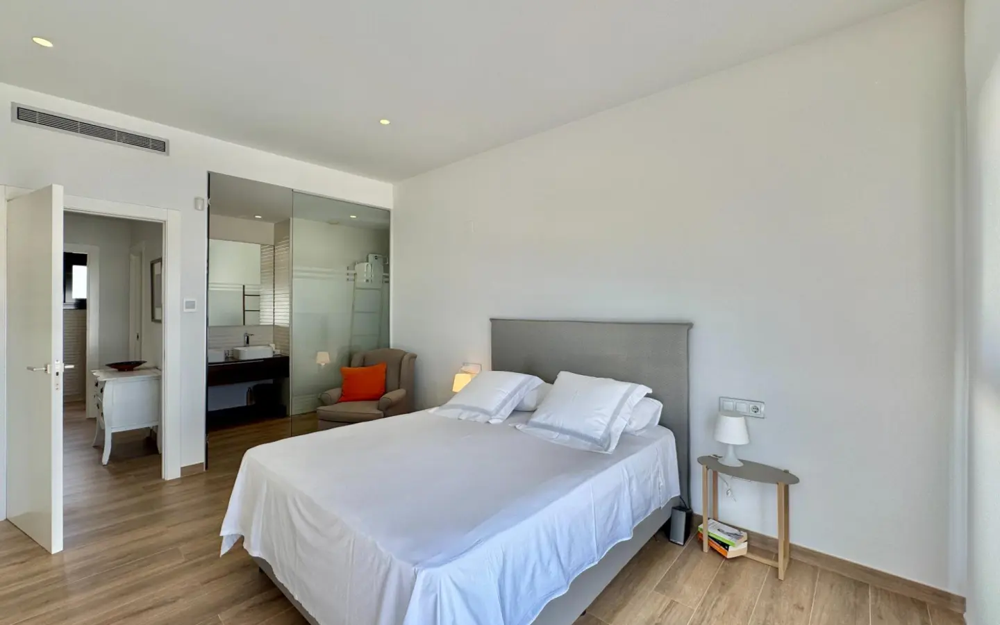 4-bedroom Villa In San Miguel De Salinas, Spain (252 M²)