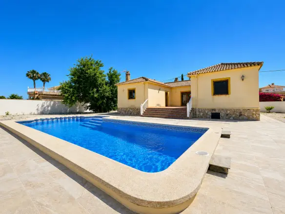Villa Of 150 M² In Crevillent, Spain