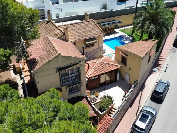 Villa Of 257 M² In Torrevieja, Spain