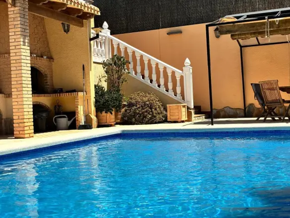 4-bedroom Villa In Torrevieja, Spain (257 M²)