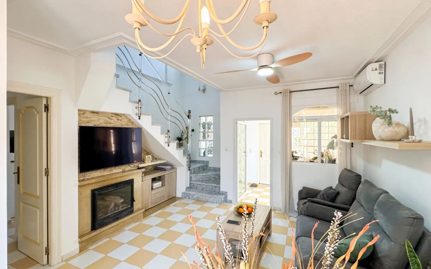 3-bedroom Villa In Torrevieja, Spain (86 M²)