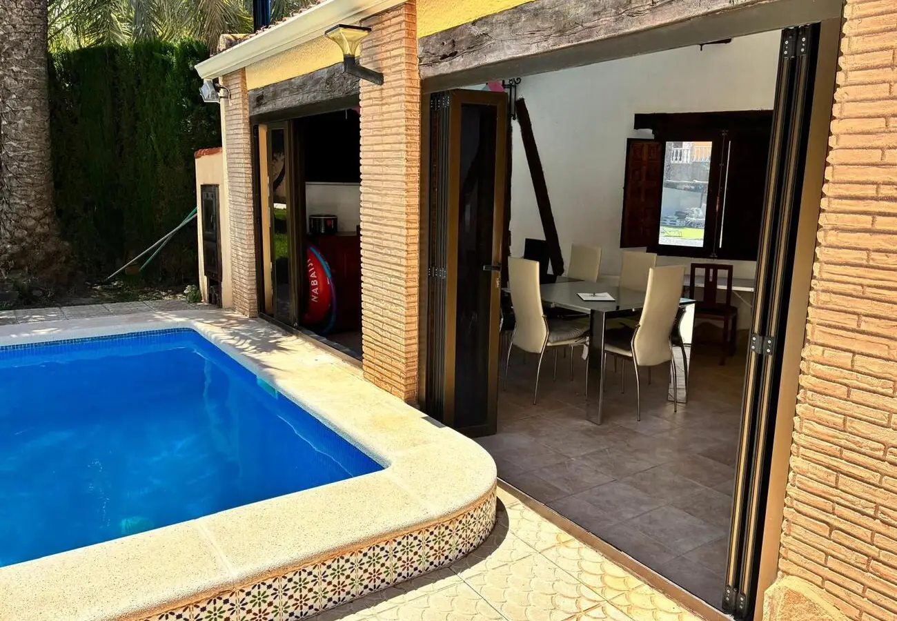 4-bedroom Villa In Torrevieja, Spain (257 M²)