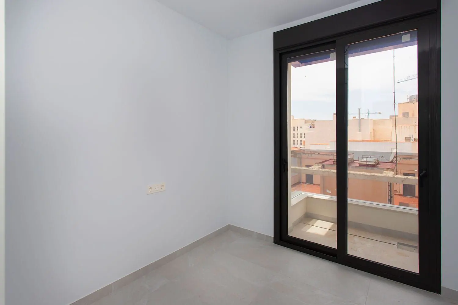 Apartment Of 88 M² With Sea Views In Torrevieja